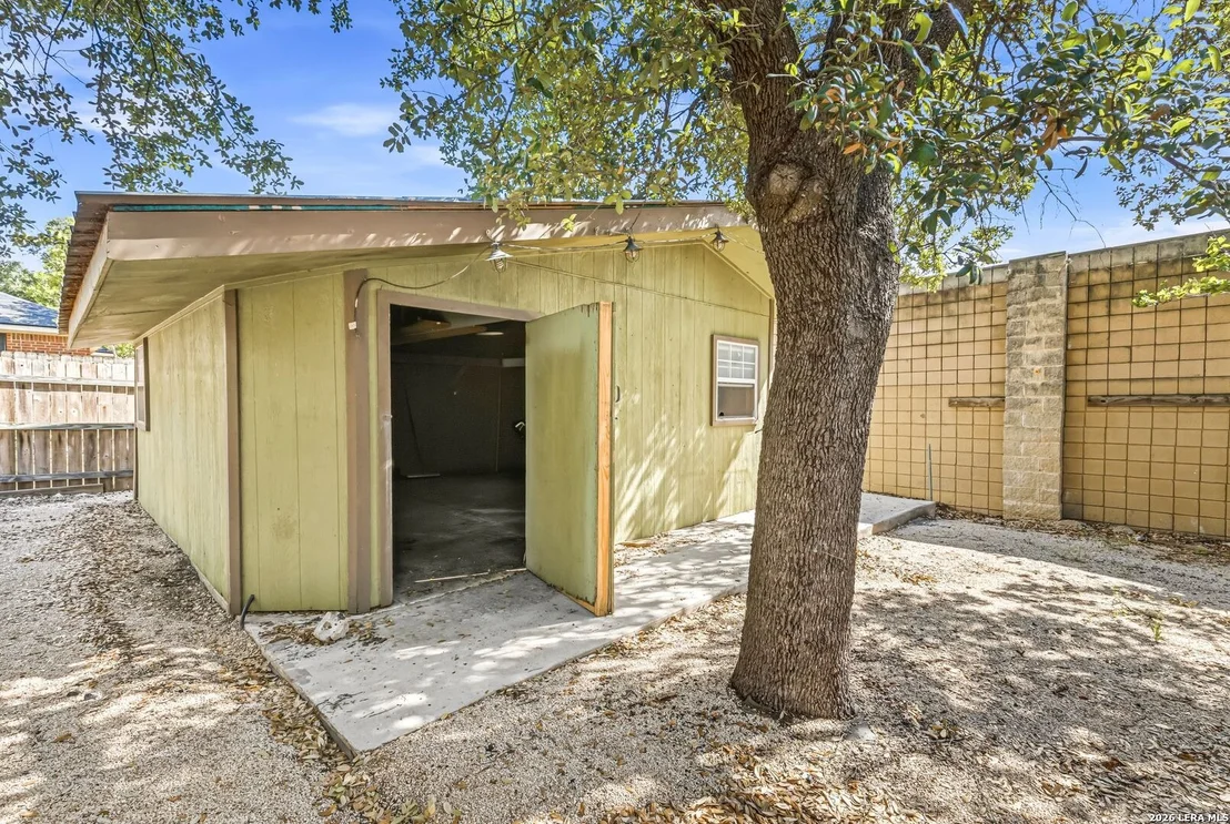 Photo of 145 WILL ROGERS DR