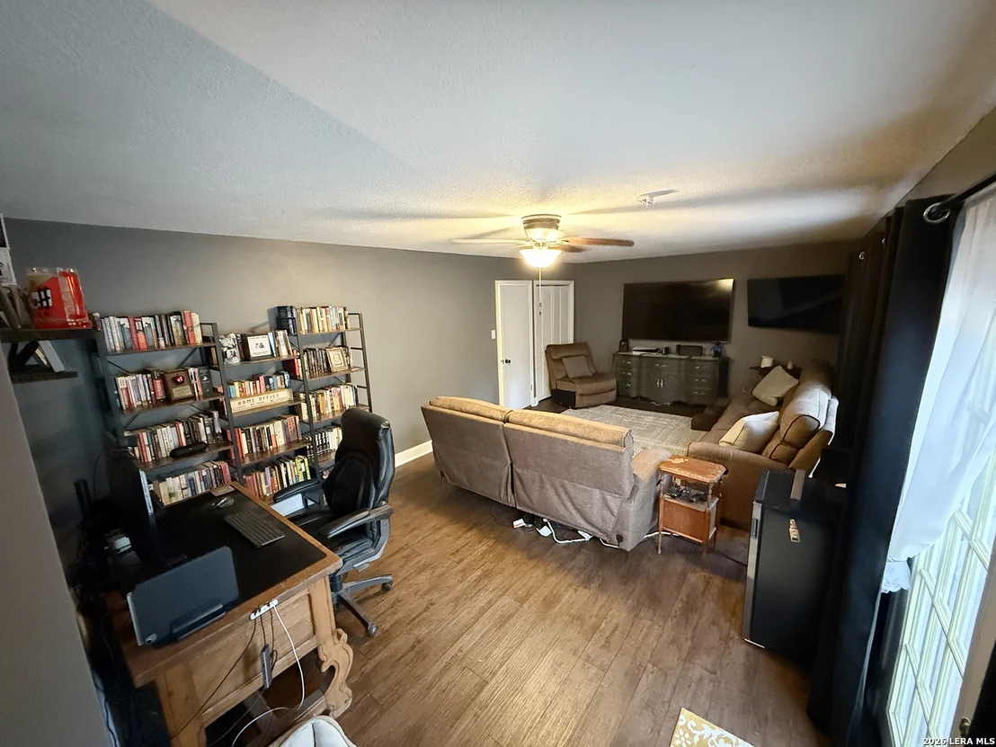 Photo of 12518 Chateau Forest