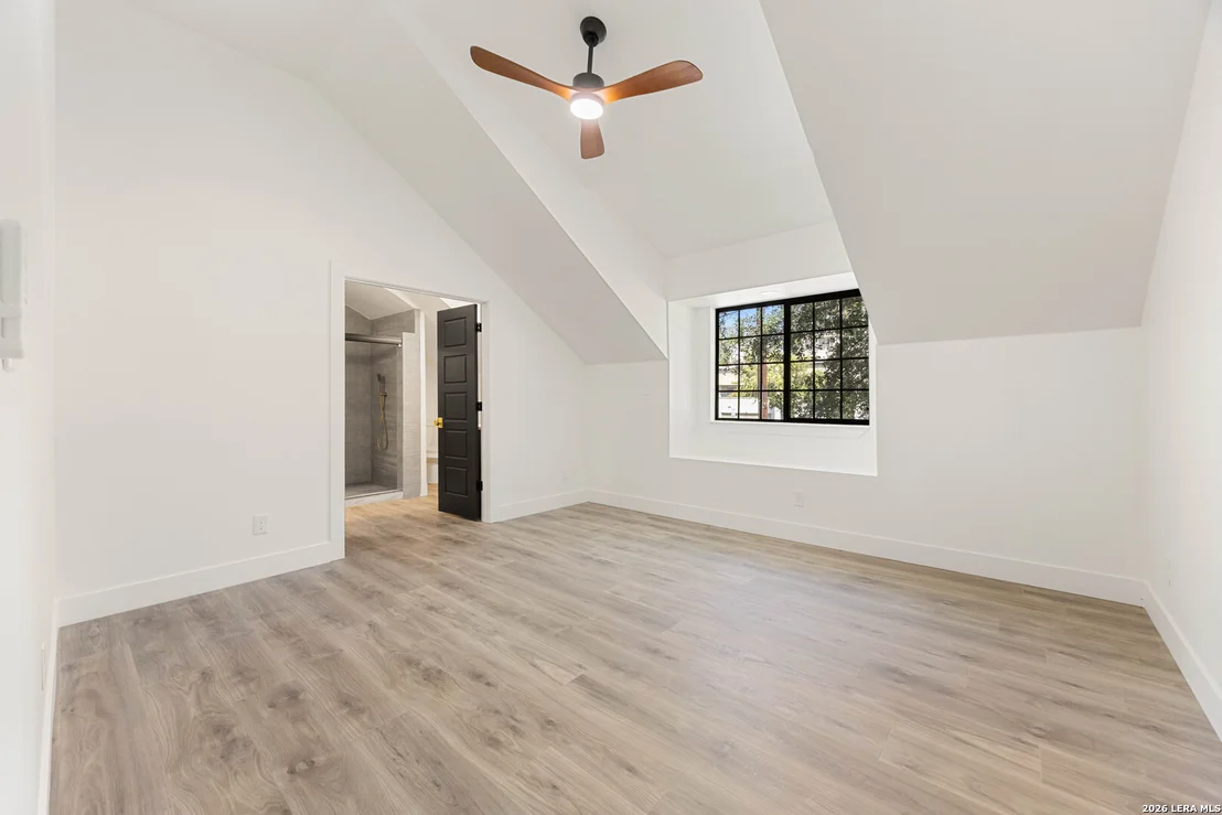 Photo of 327 RAINBOW DR