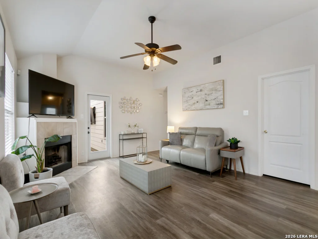 Photo of 11627 WOOD HBR