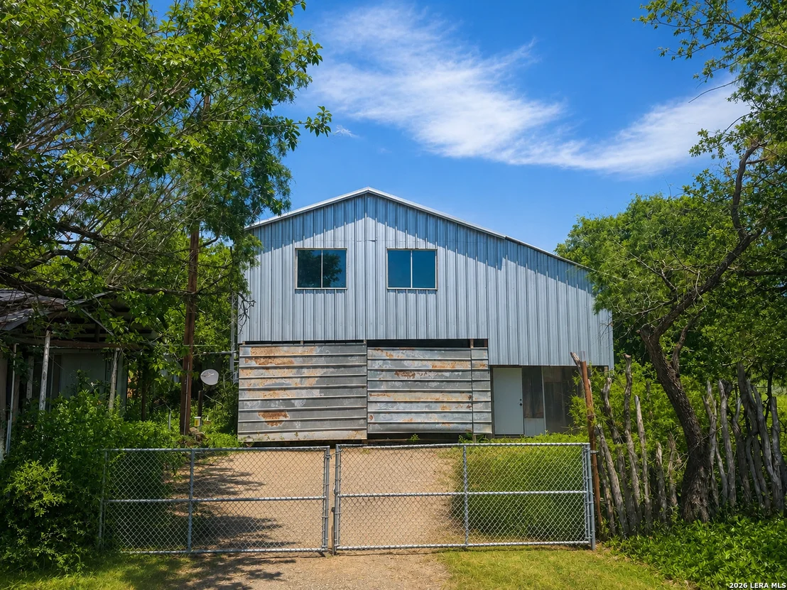 Photo of 33 Jason Ave