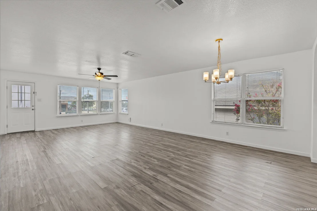 Photo of 10710 Diamond Rock