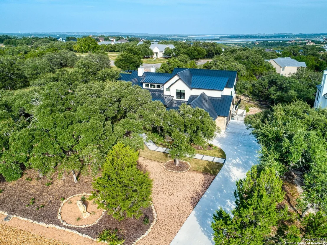Photo of 207 River Bend