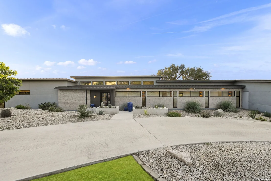 Photo of 352 Arthur Ct