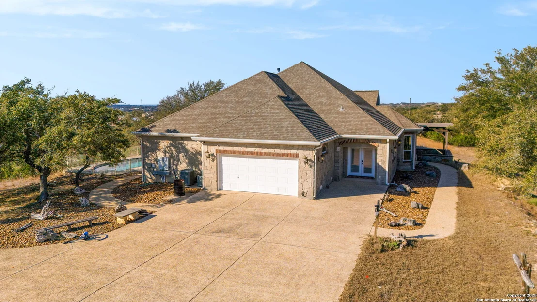 Photo of 1069 Fawn River