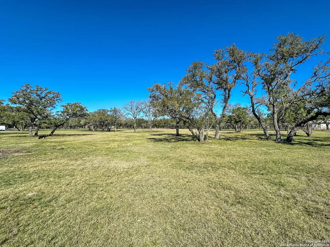 Photo of 582 Whispering Oaks