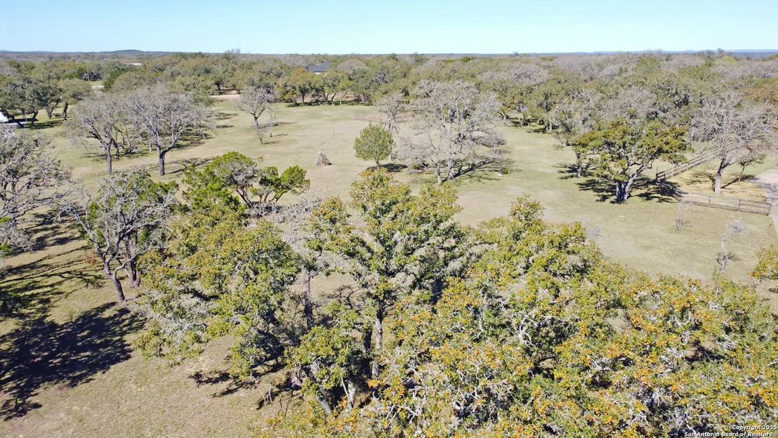 Photo of 582 Whispering Oaks
