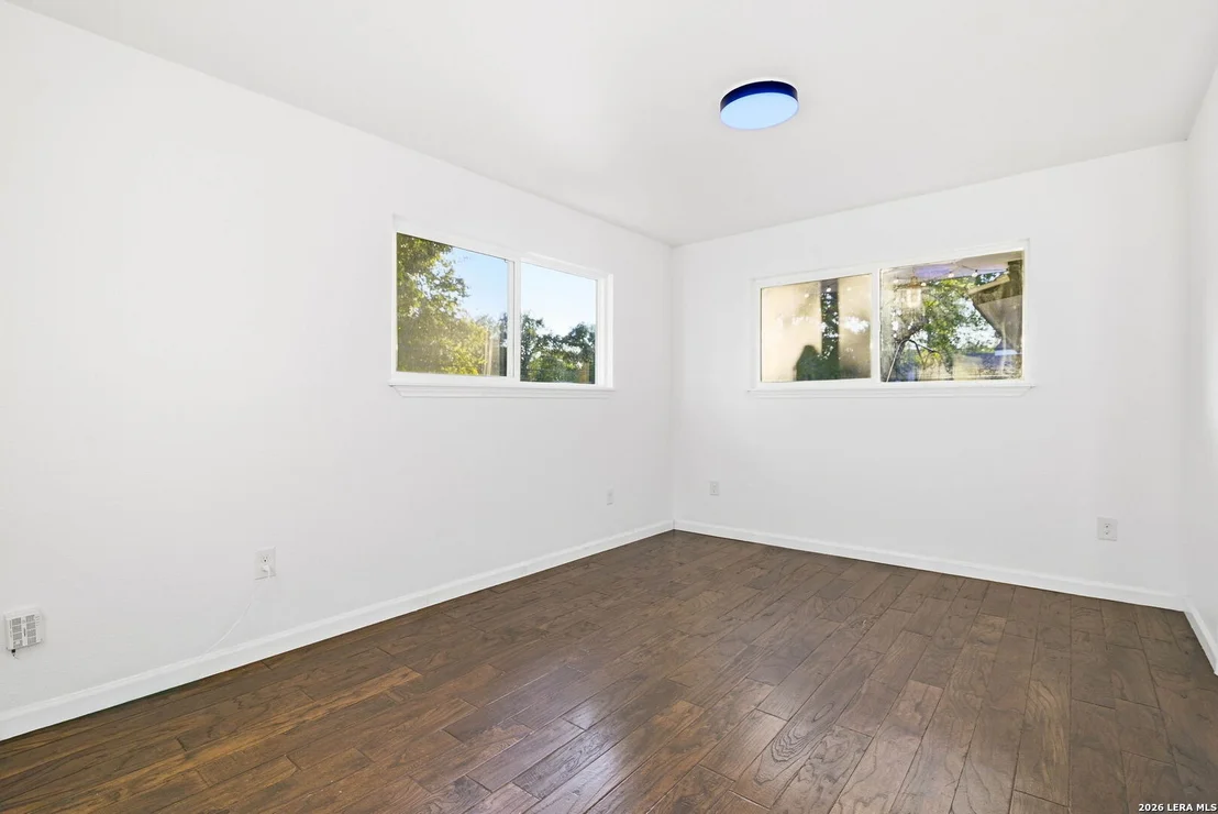 Photo of 2822 Knight Robin Dr