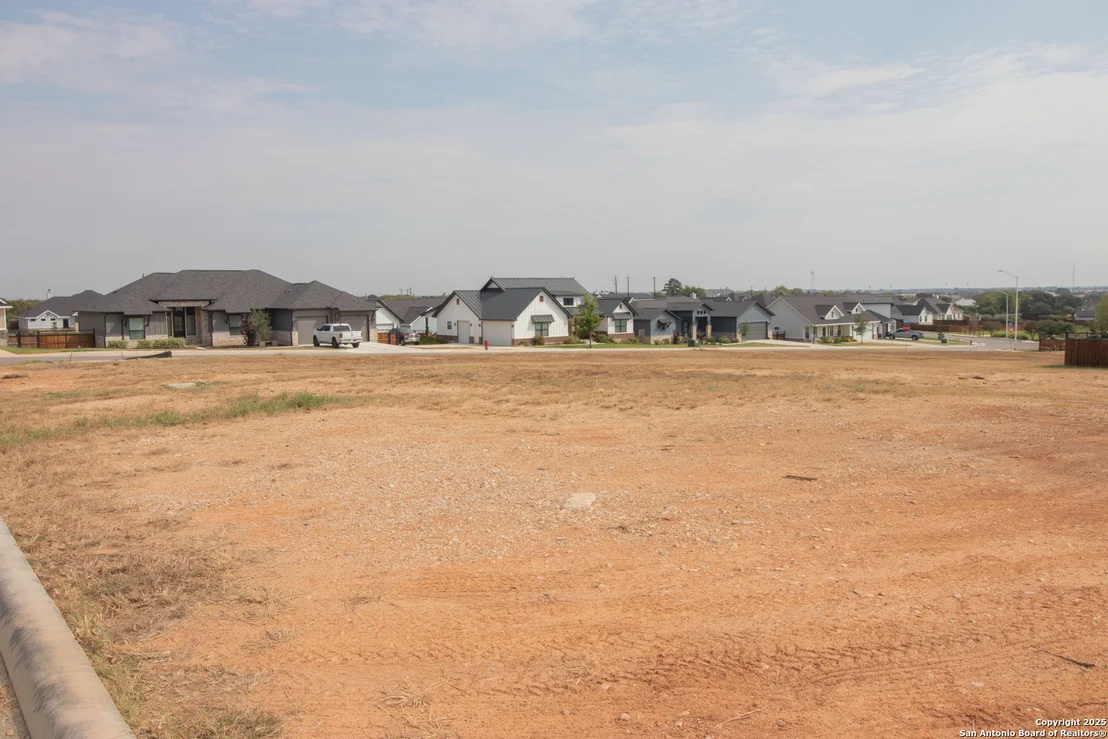 Photo of 101 Red Oak Trail