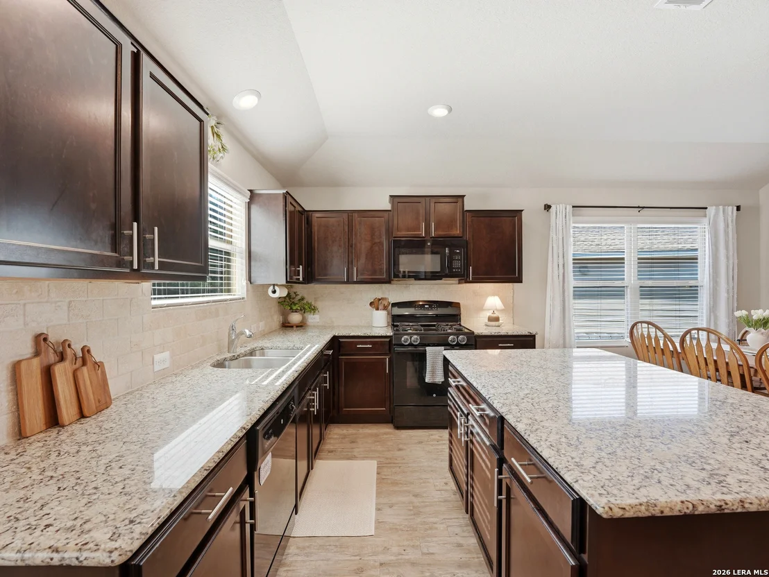 Photo of 32116 Macey Oak
