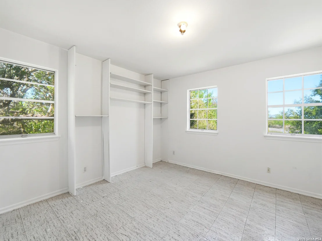 Photo of 300 Avenue M