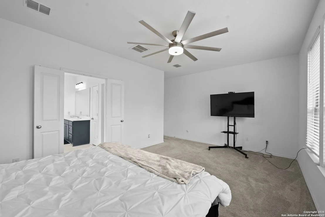 Photo of 2641 White Willow