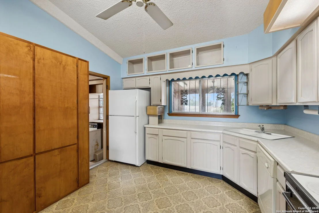 Photo of 8677 Kirkner RD