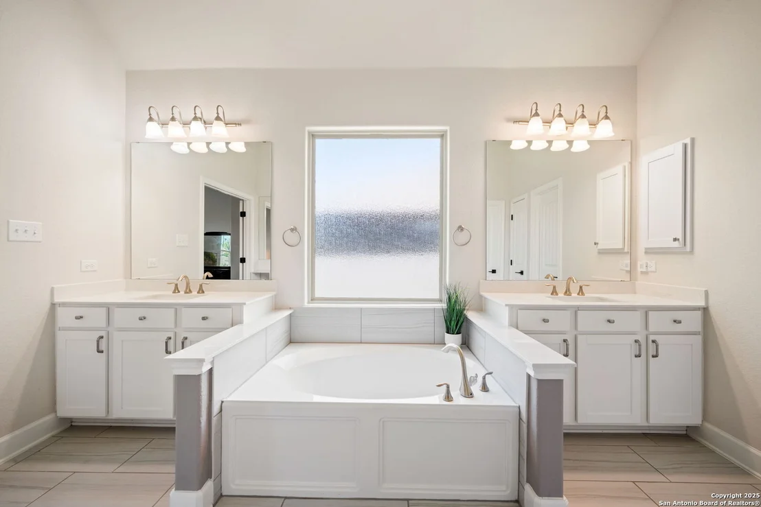 Photo of 122 Noble Woods