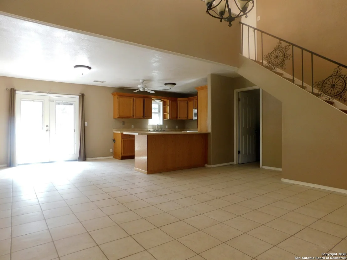 Photo of 30 CRESTLINE DR