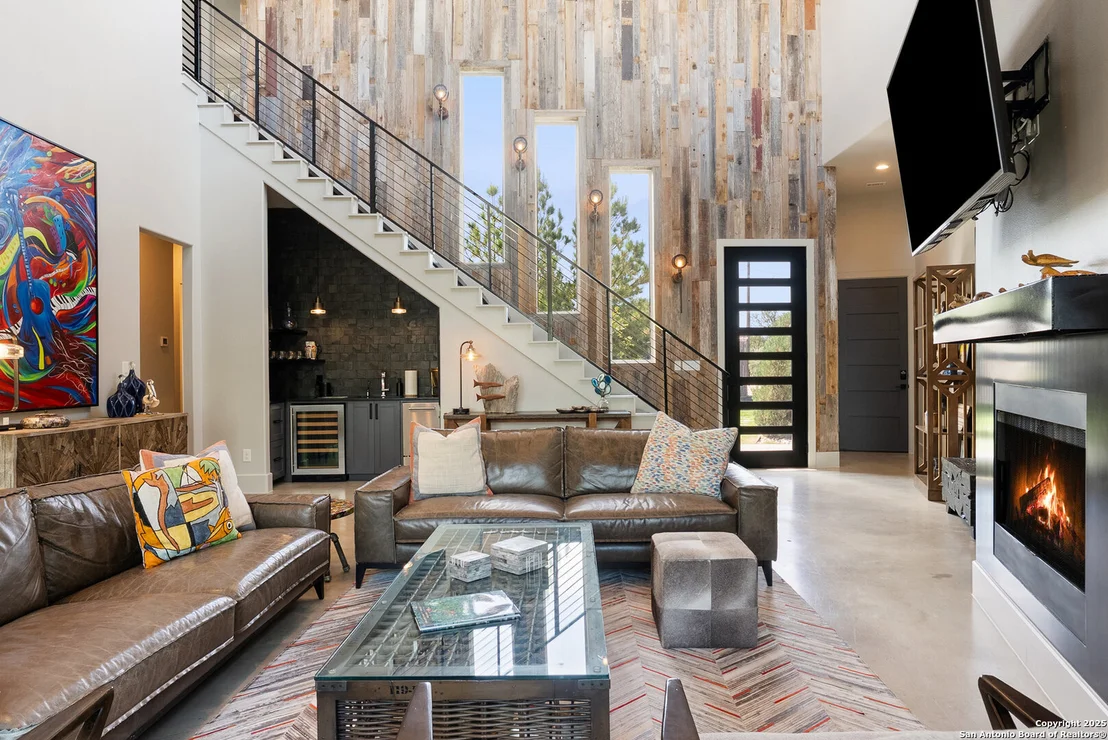 Photo of 106 laguna