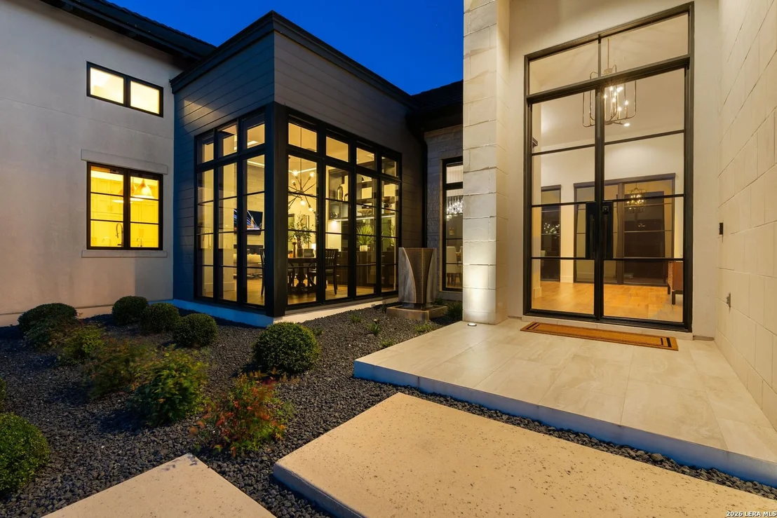 Photo of 121 Greystone Pt