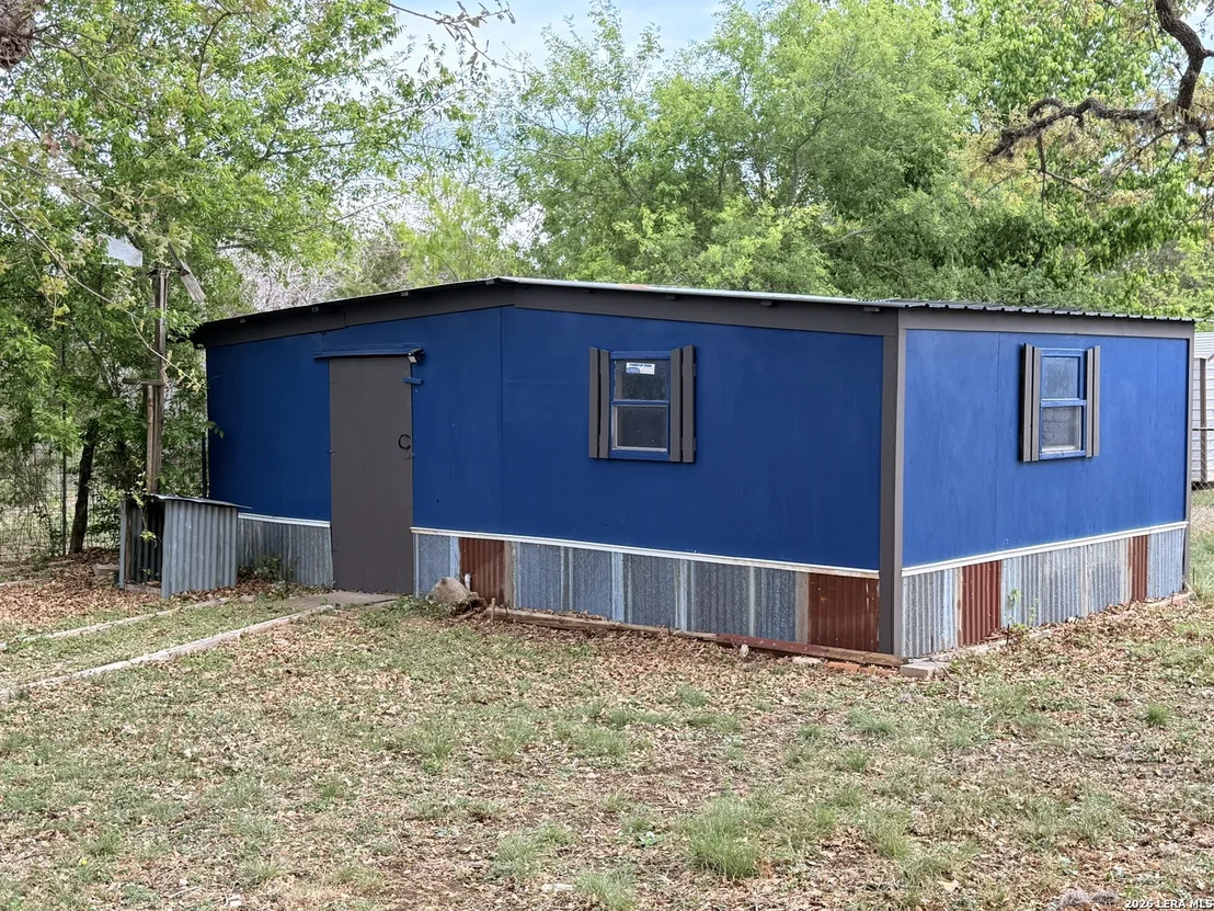 Photo of 721 Oak Dr