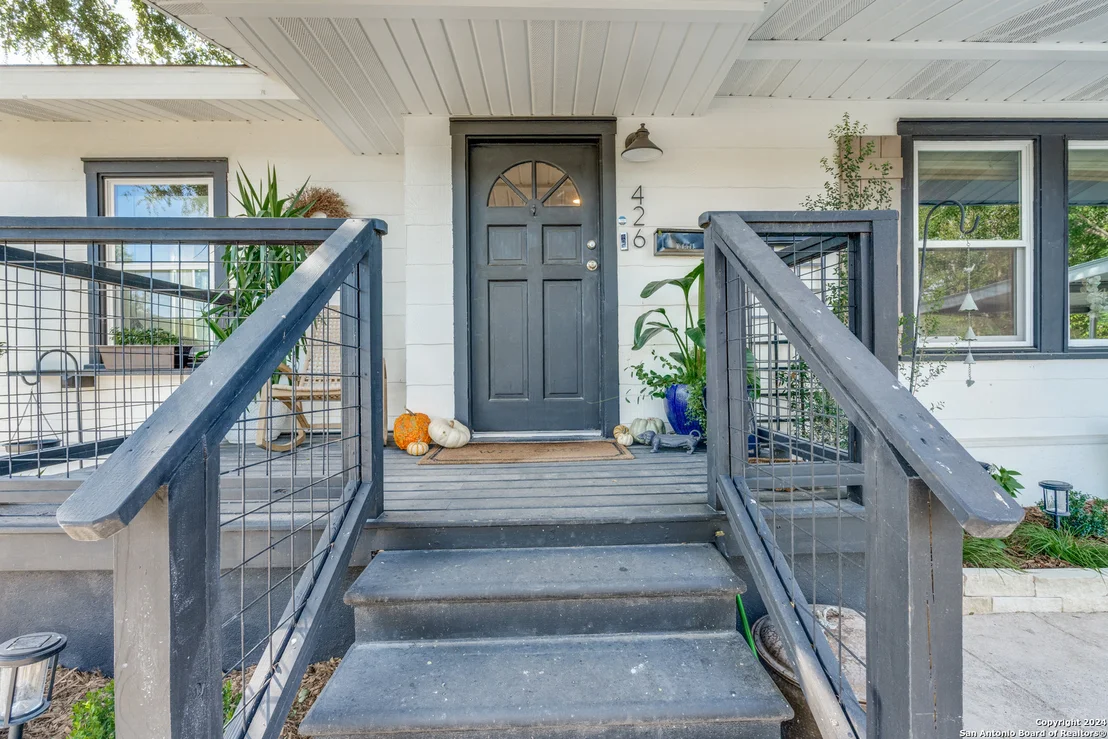Photo of 426 BREES BLVD