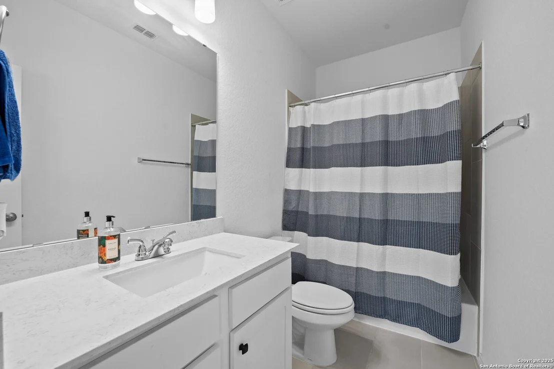 Photo of 2641 White Willow