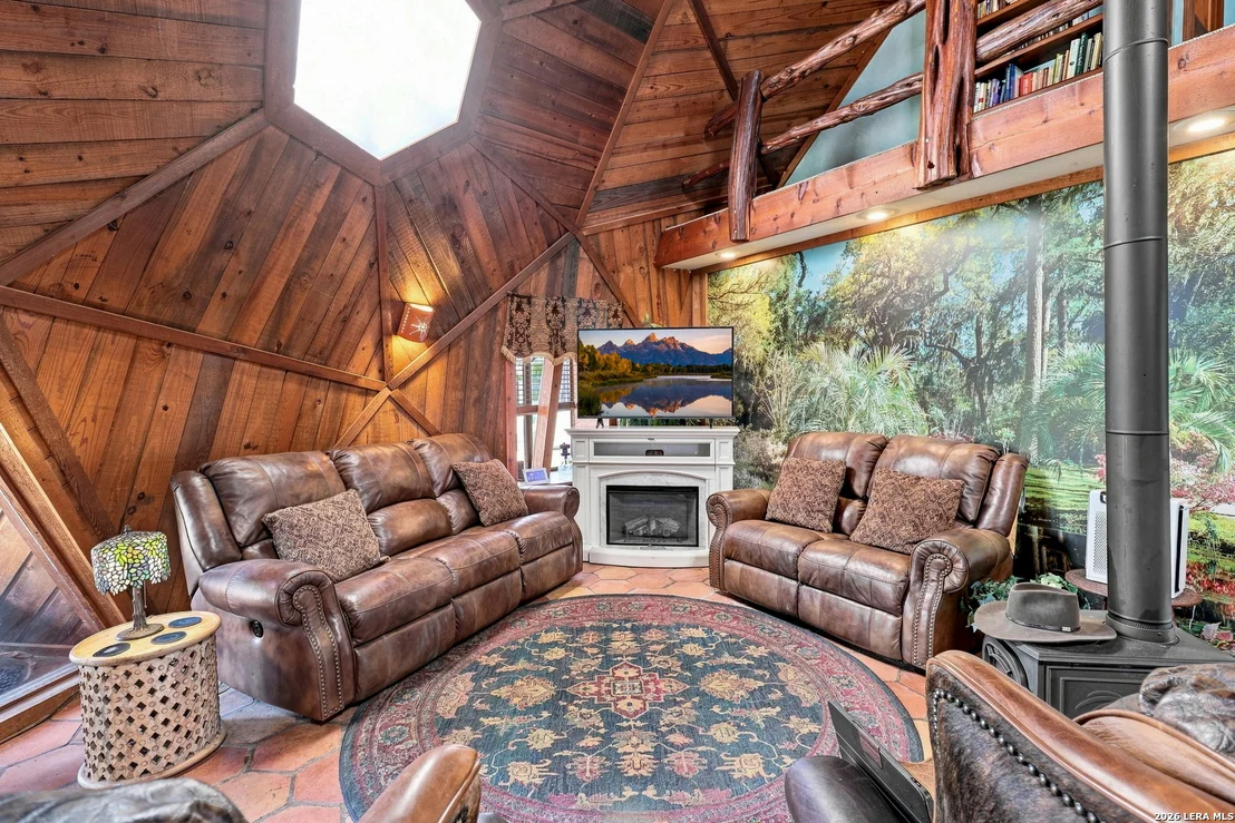 Photo of 875 County Road 327