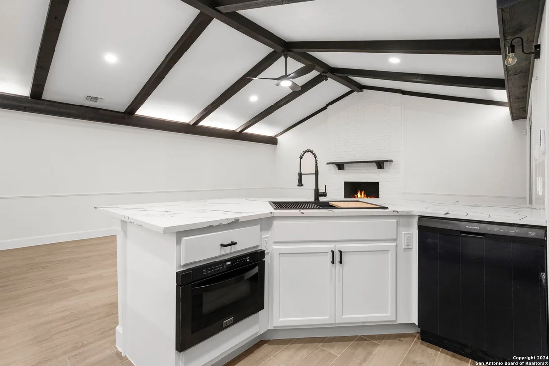 Photo of 5930 Forest Ridge
