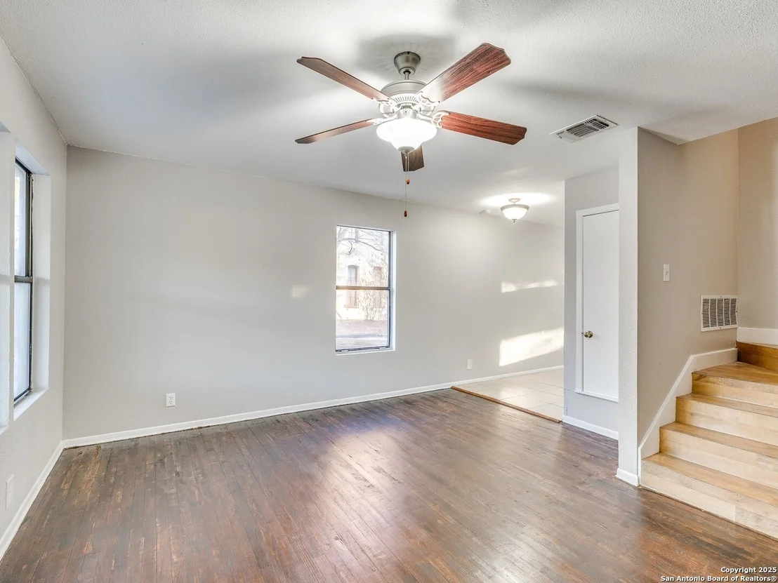 Photo of 302 REGENT
