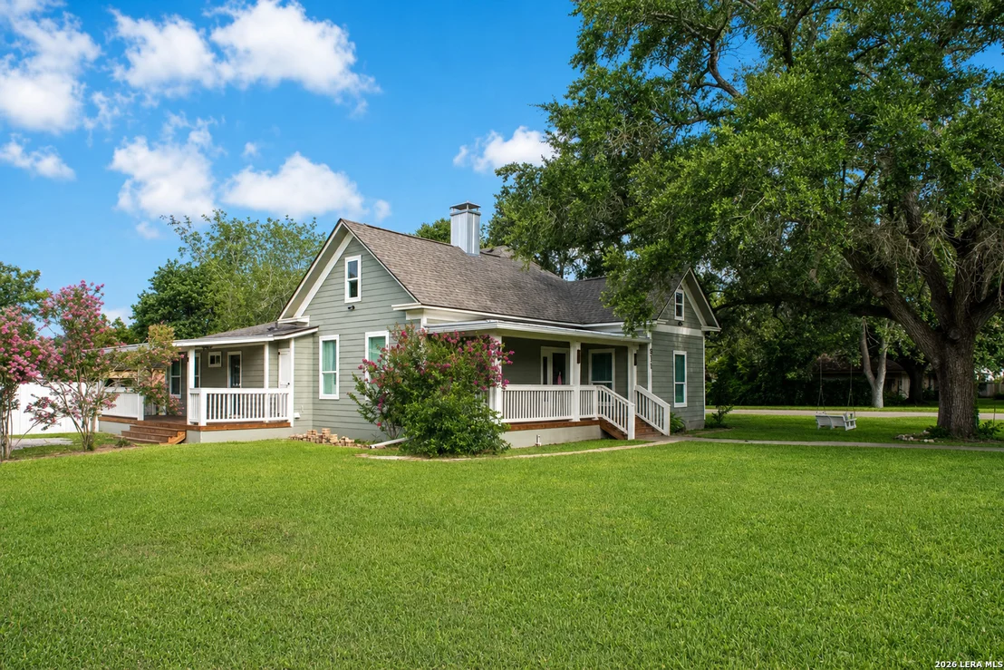 Photo of 811 N Buchanan