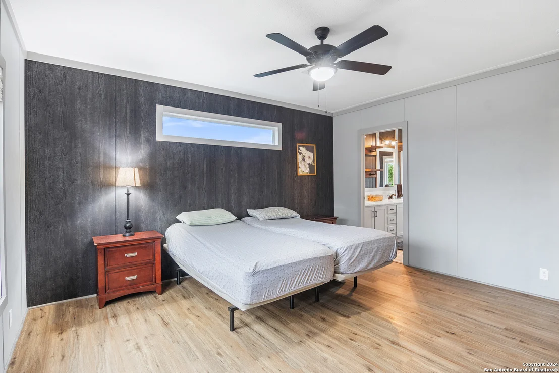 Photo of 1140 Private Road 2415