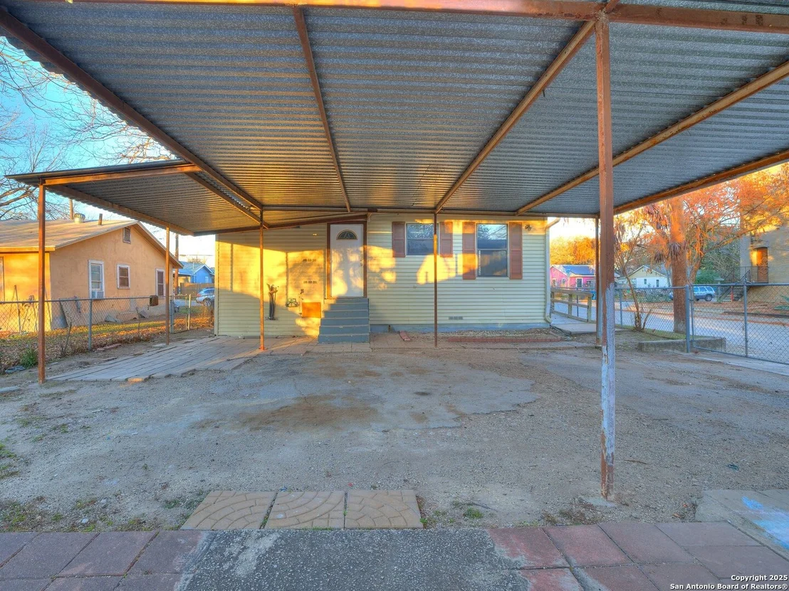 Photo of 302 REGENT
