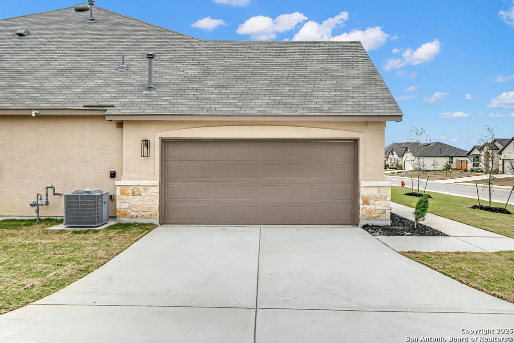 Photo of 5306 Guston Hall
