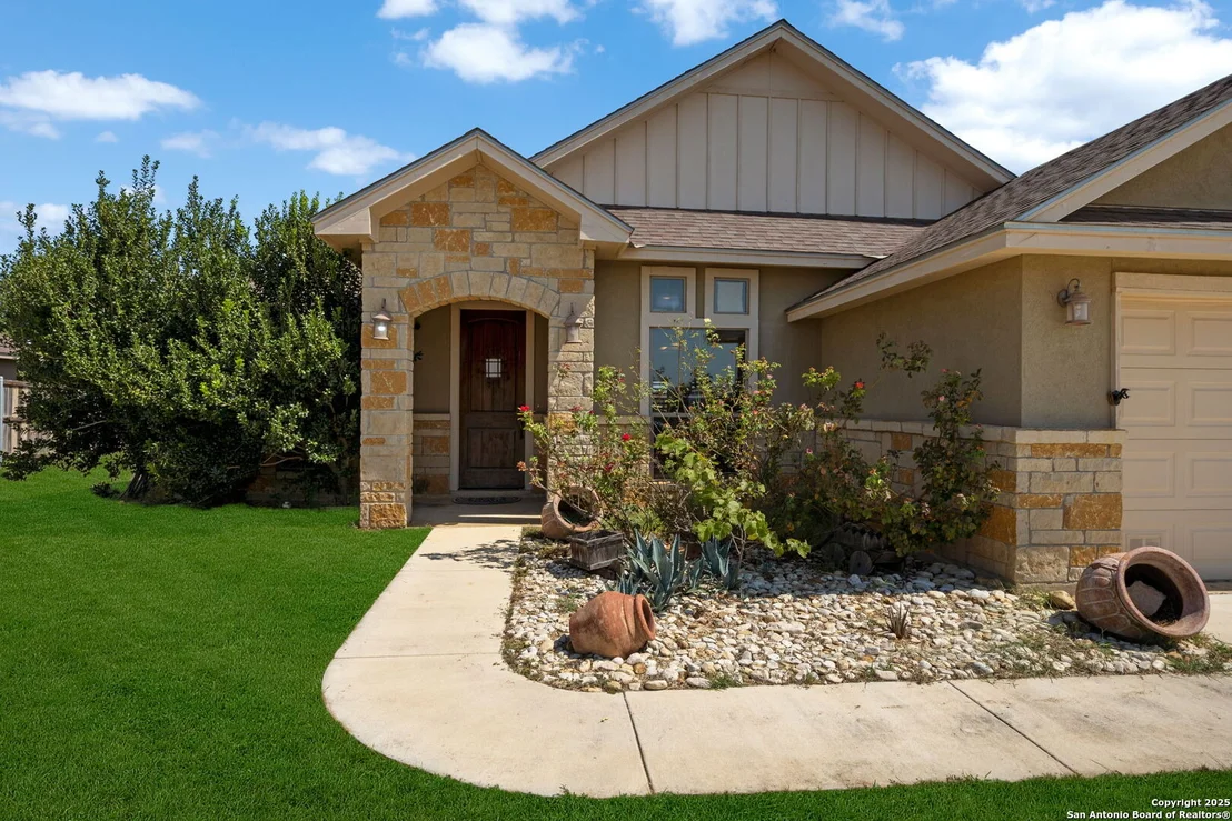 Photo of 1666 Vista View