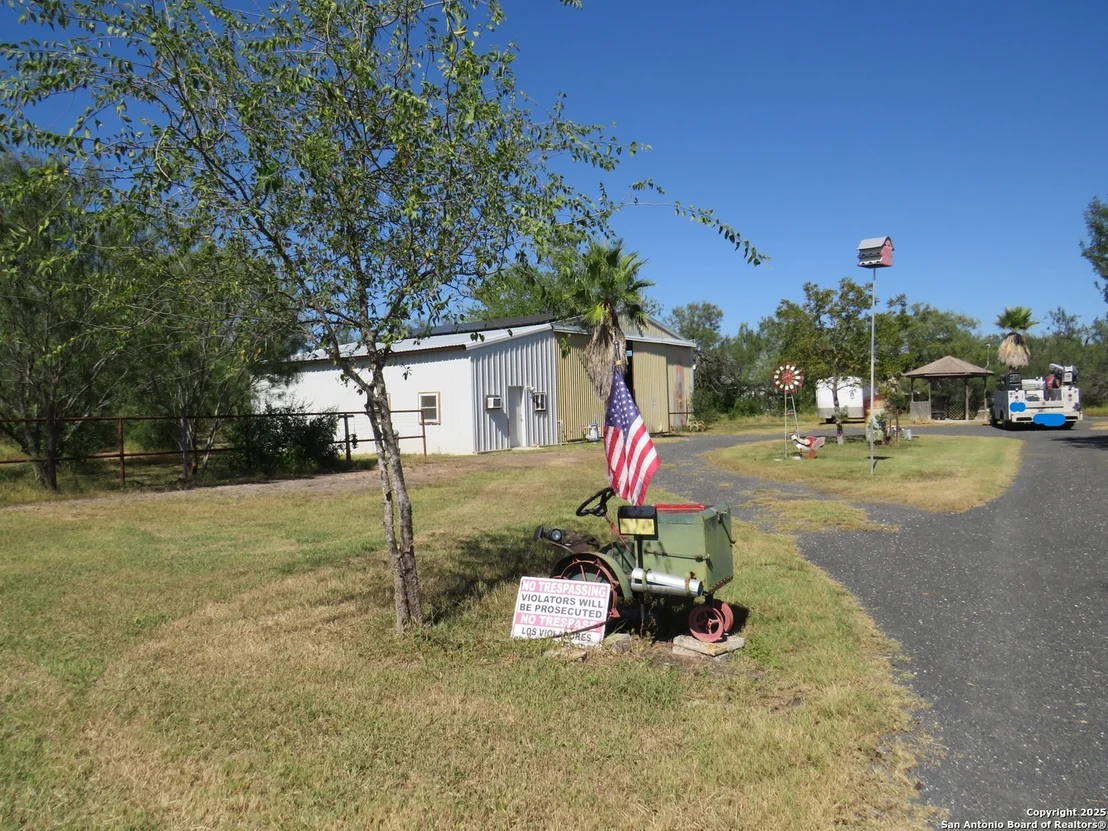 Photo of 1884 US Highway 90