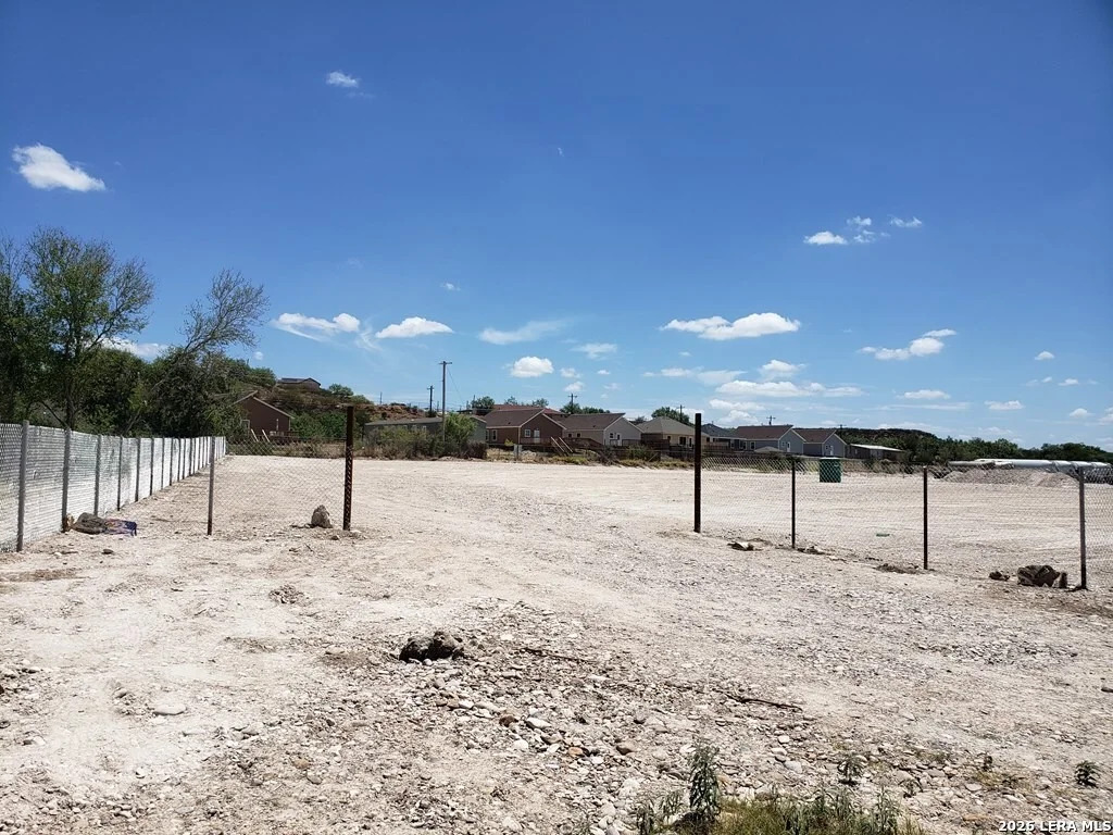 Photo of Unit 2 at 1157 STATE LOOP 480