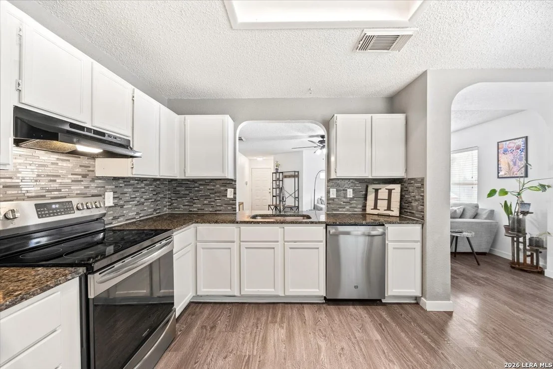 Photo of 13354 Greenstone