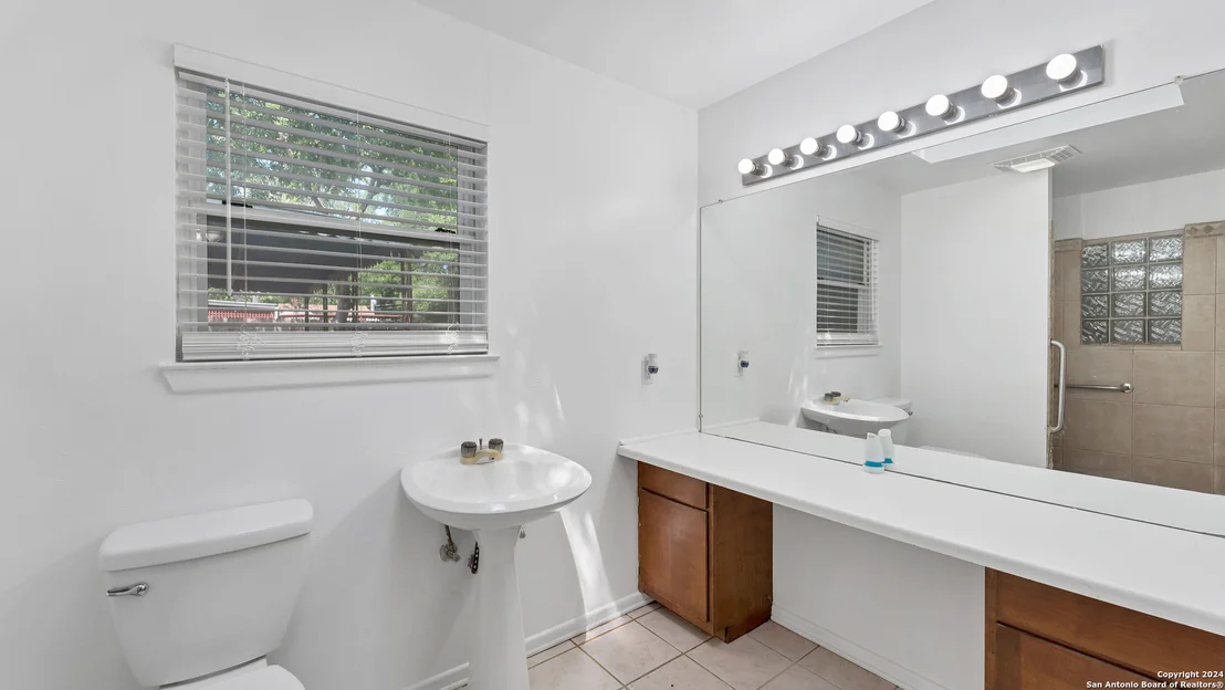 Photo of 5223 REDDING LN