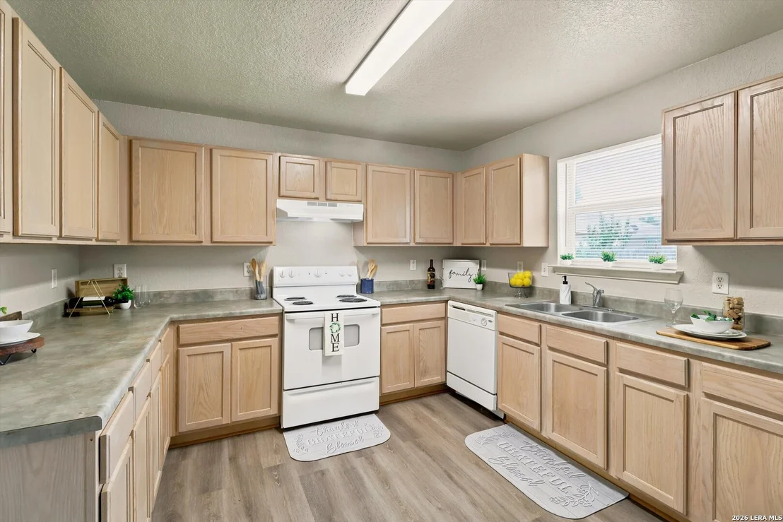 Photo of 8235 Heights Vly