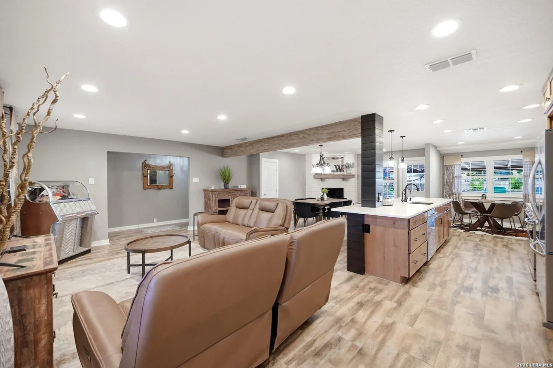 Photo of 106 Barcelona Drive