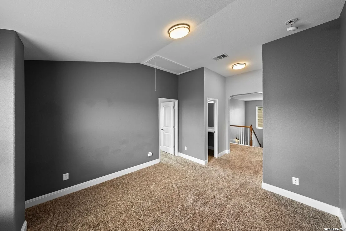 Photo of 2522 Middleground