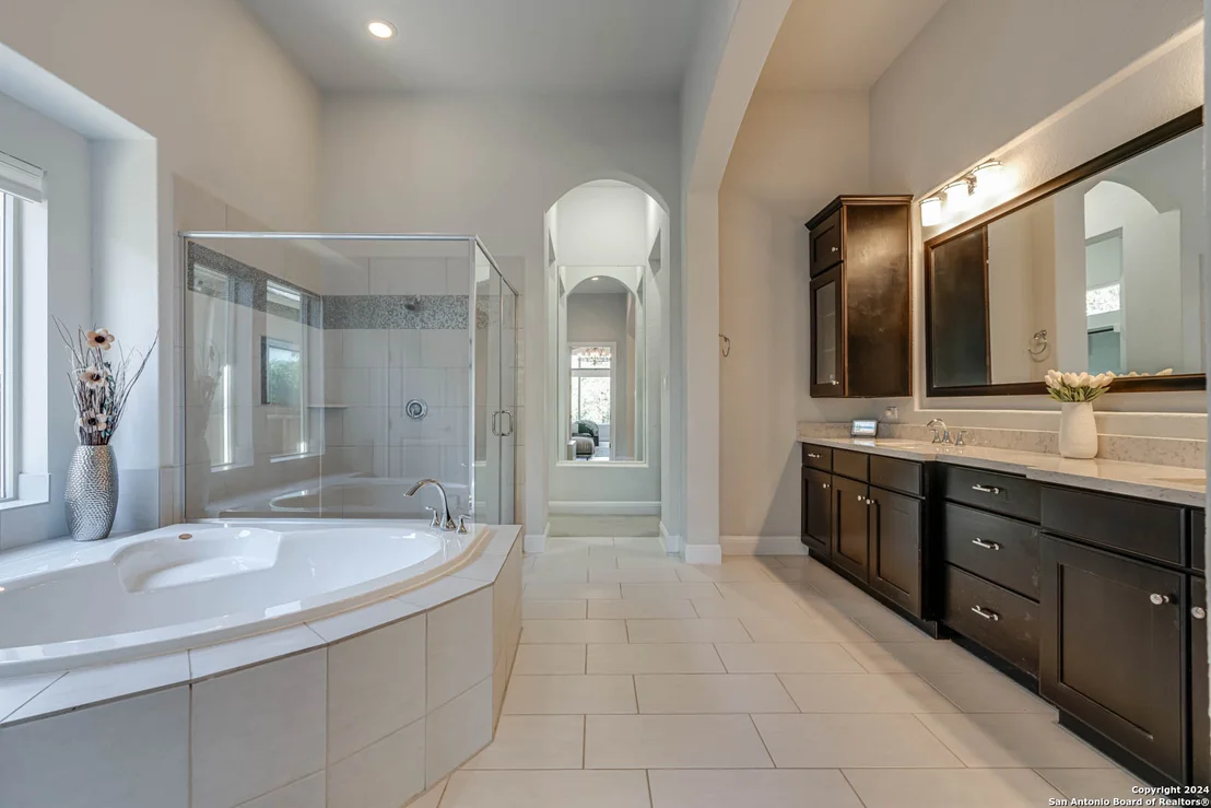 Photo of 17814 HILLSEDGE