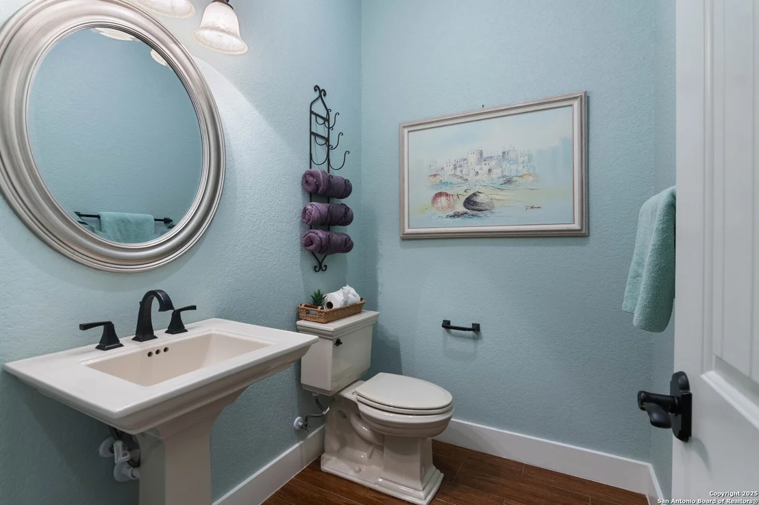 Photo of 832 oak bluff