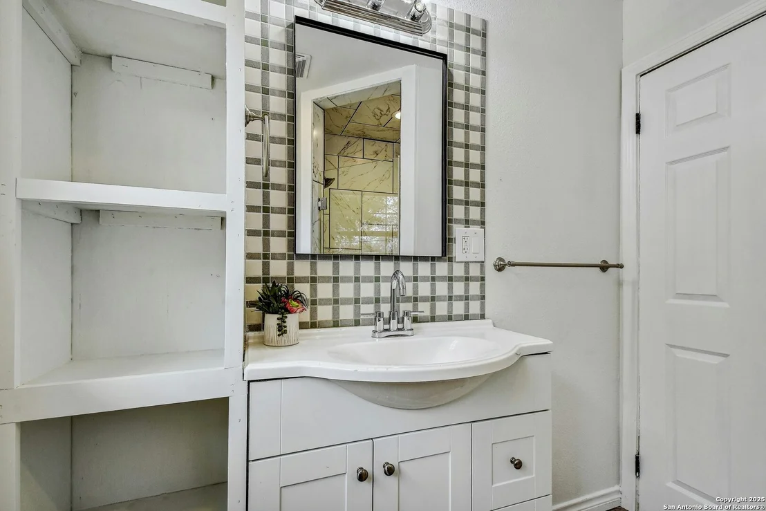 Photo of 315 Latch Drive