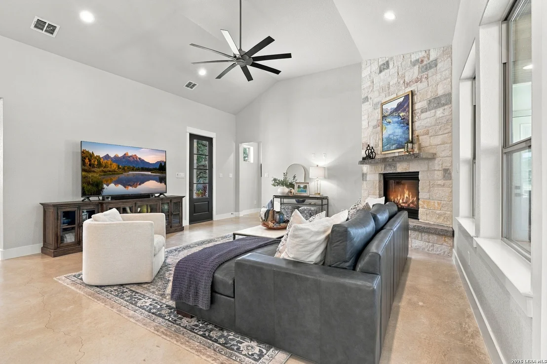 Photo of 31131 WINDMILL LN