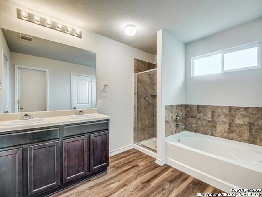 Photo of 128 Grand Rapids