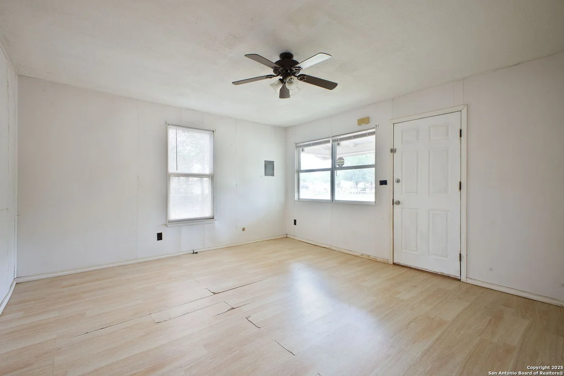 Photo of 229 E Colungo St.