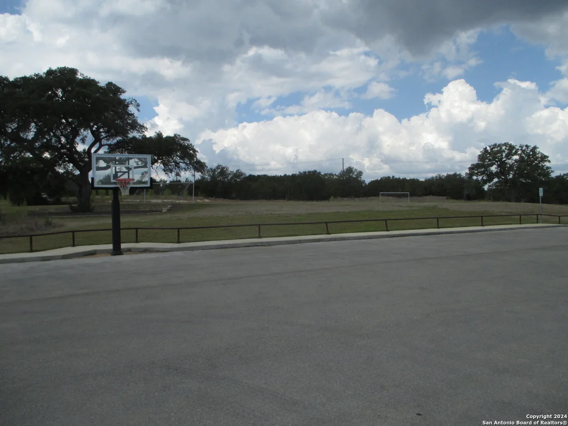 Photo of LOT 18 LEDGESTONE PL