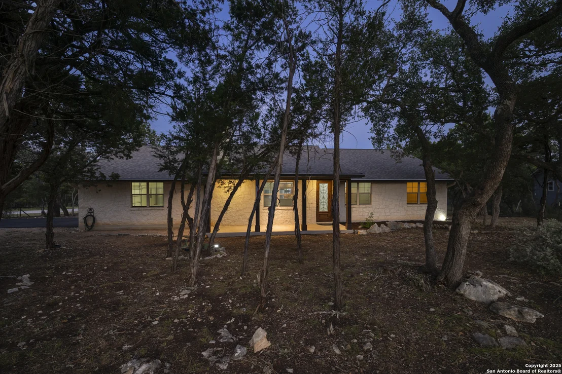Photo of 103 Oak Forest