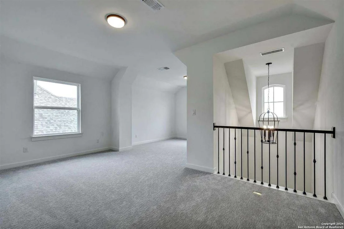Photo of 5757 Huron
