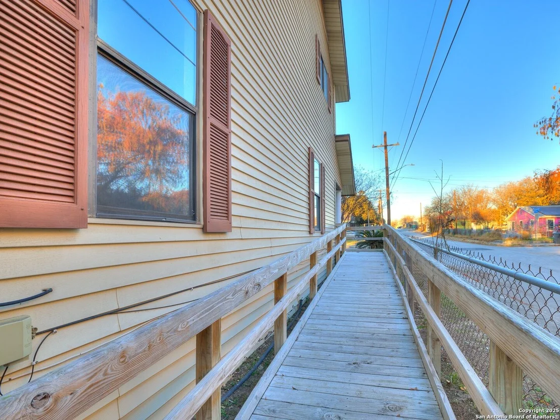 Photo of 302 REGENT