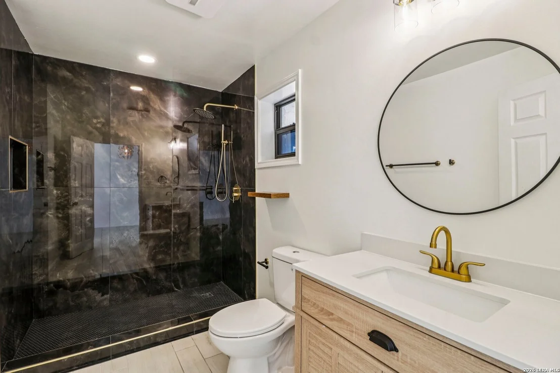 Photo of 302 WEATHERCOCK LN